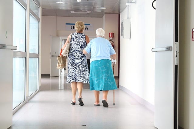 elderly 1461424 640 - La mejor opción para el cuidado de personas mayores